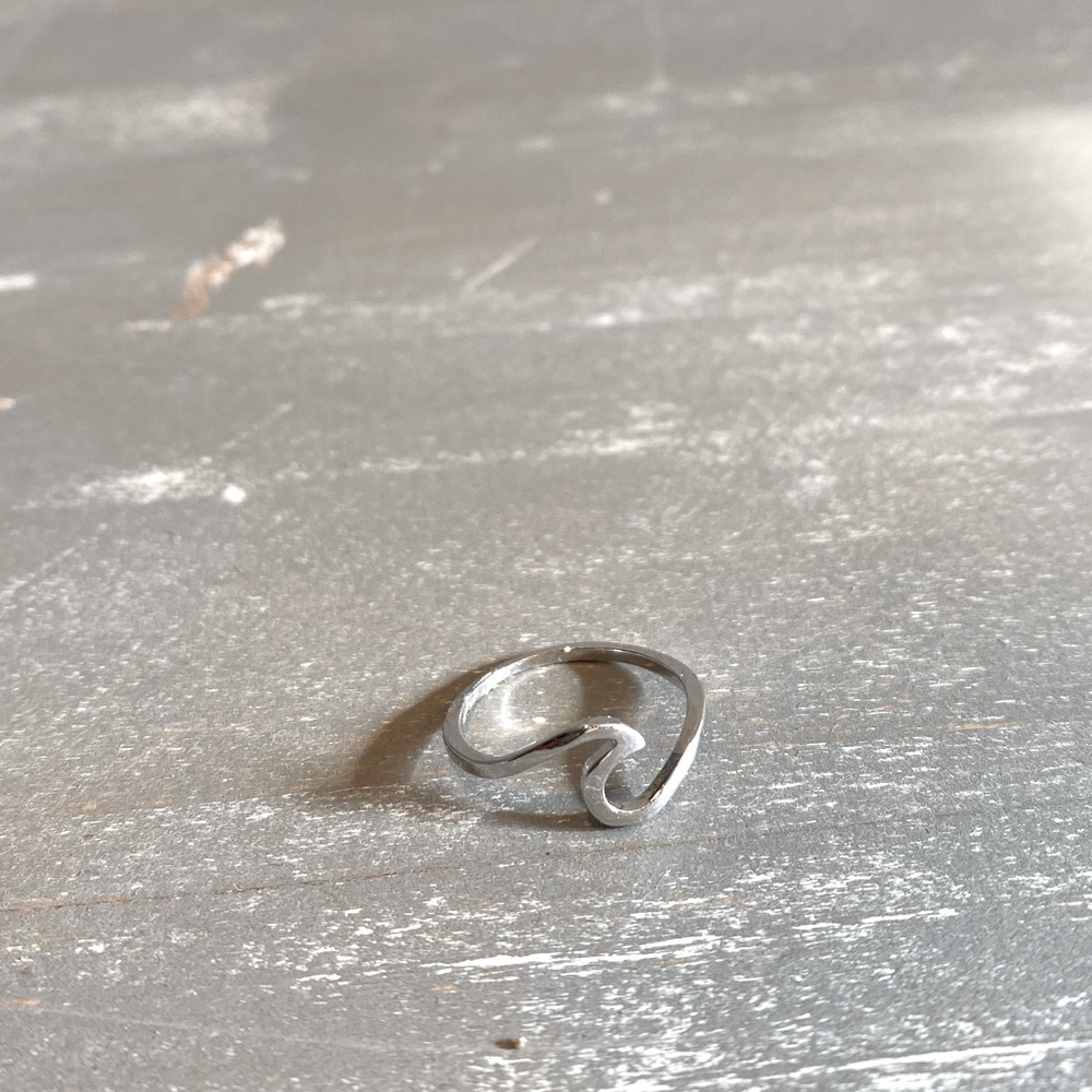 Silver Plated Wave Ring Size 7/8 Beach Surf Water Ocean